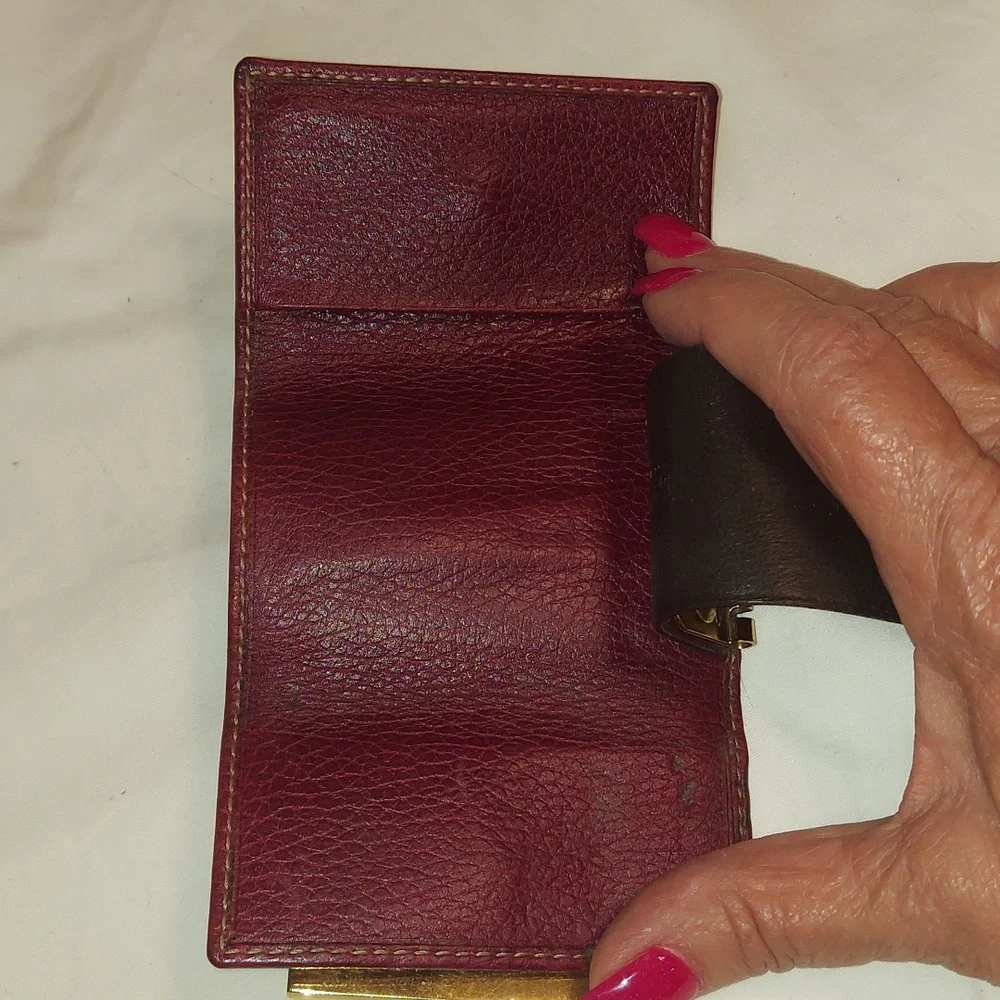 GUCCI SHERRY LINE GG Logo Canvas   Key Case Rare Burgundy Brown Cream Colorway.